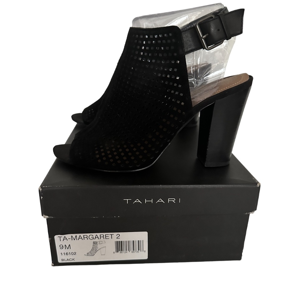 Tahari Margaret Sandal - Picture 9 of 15